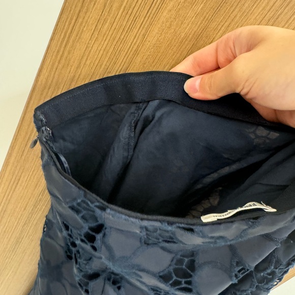 Baum Und Pferdgarten Elegant Navy Lace Midi Skirt - Picture 5 of 6